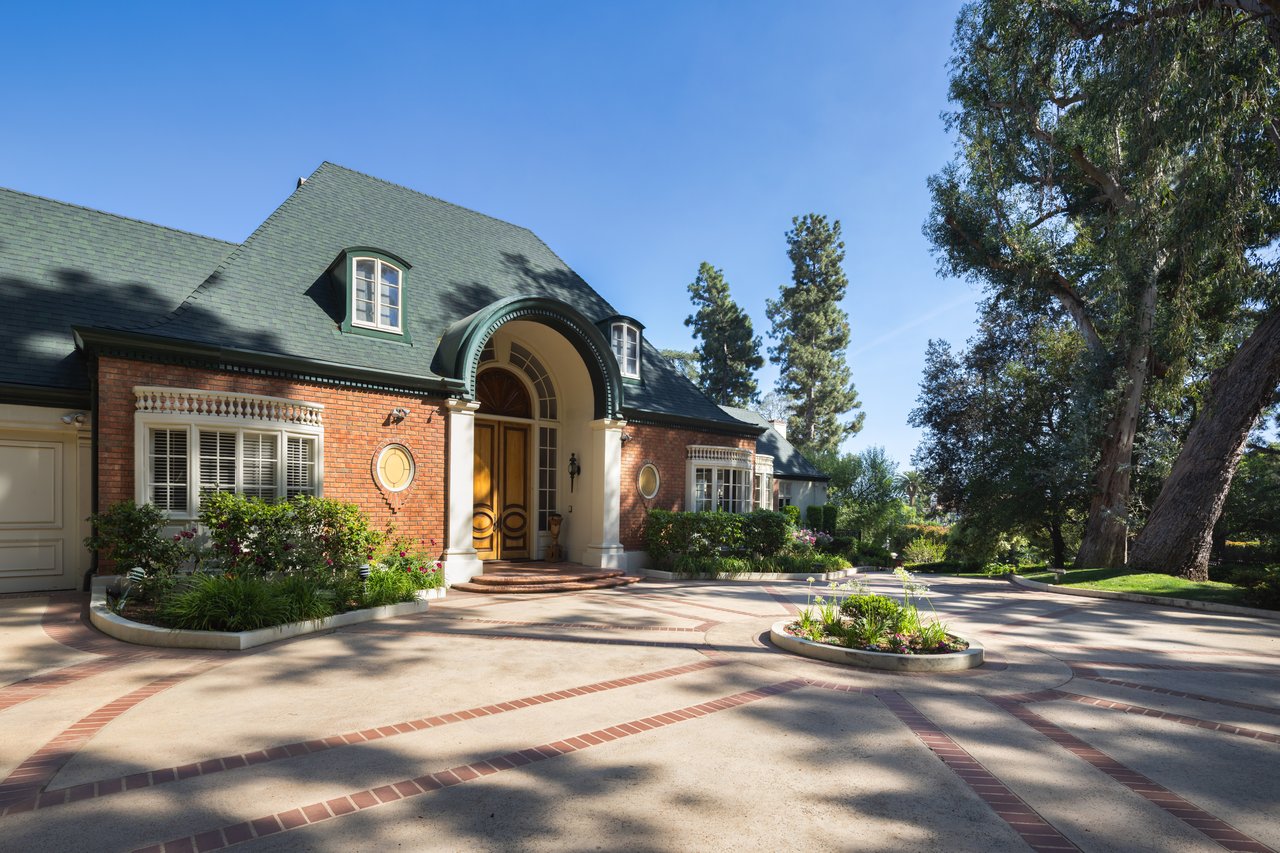 1025 N Crescent Dr, Beverly Hills