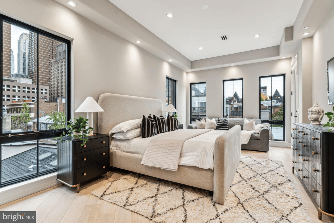 336 S Hicks St, Philadelphia, PA 19102