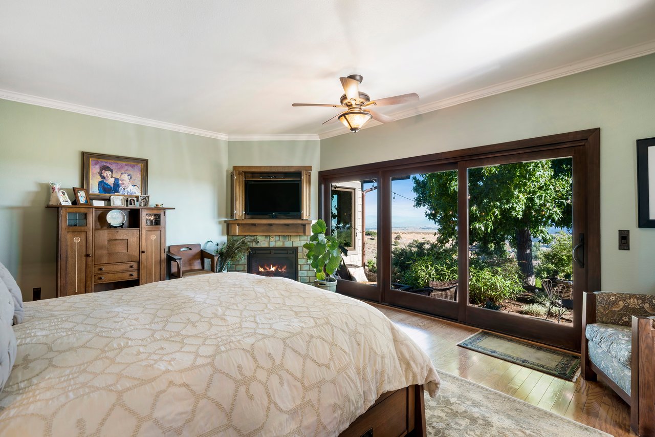 41005 Valle Vista