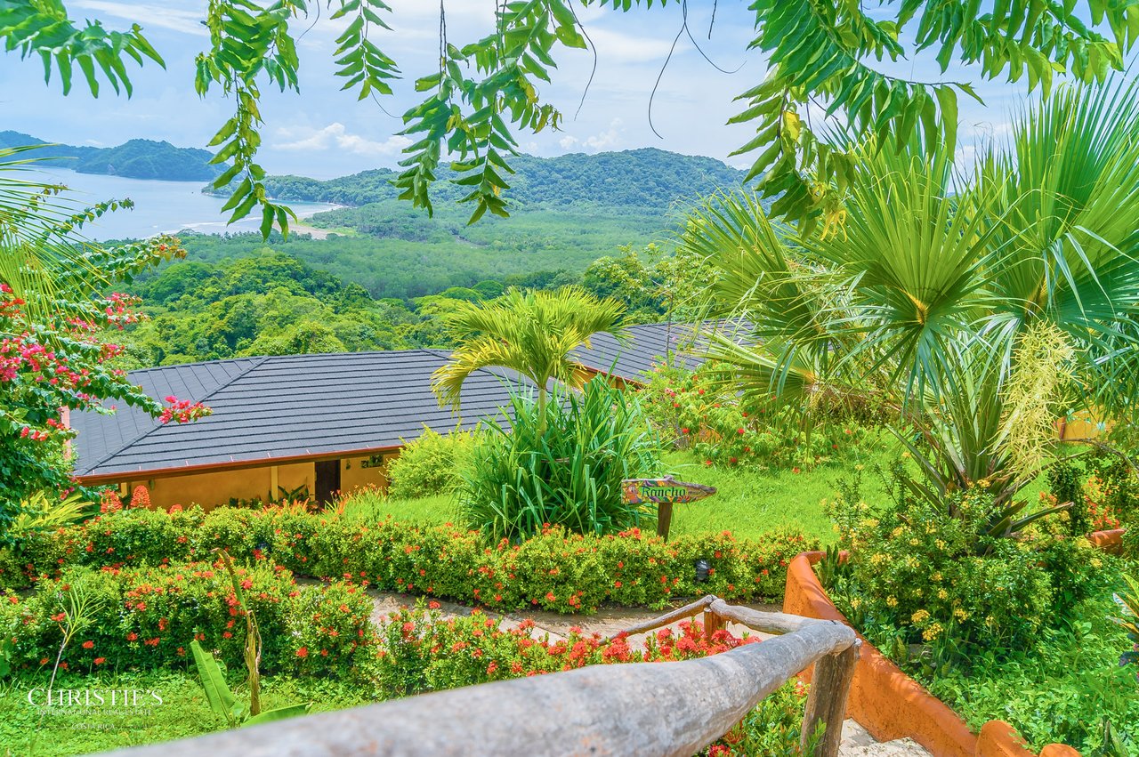 Vistas Las Islas Hotel - The Crown Jewel Overlooking Isla Tortuga and Playa Organos
