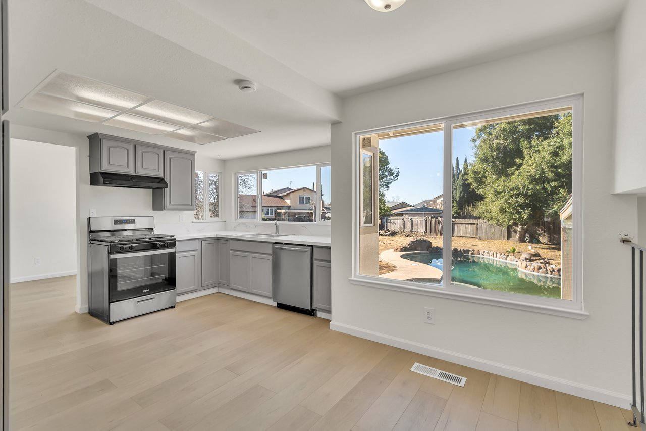 7422 PALMER HOUSE DR