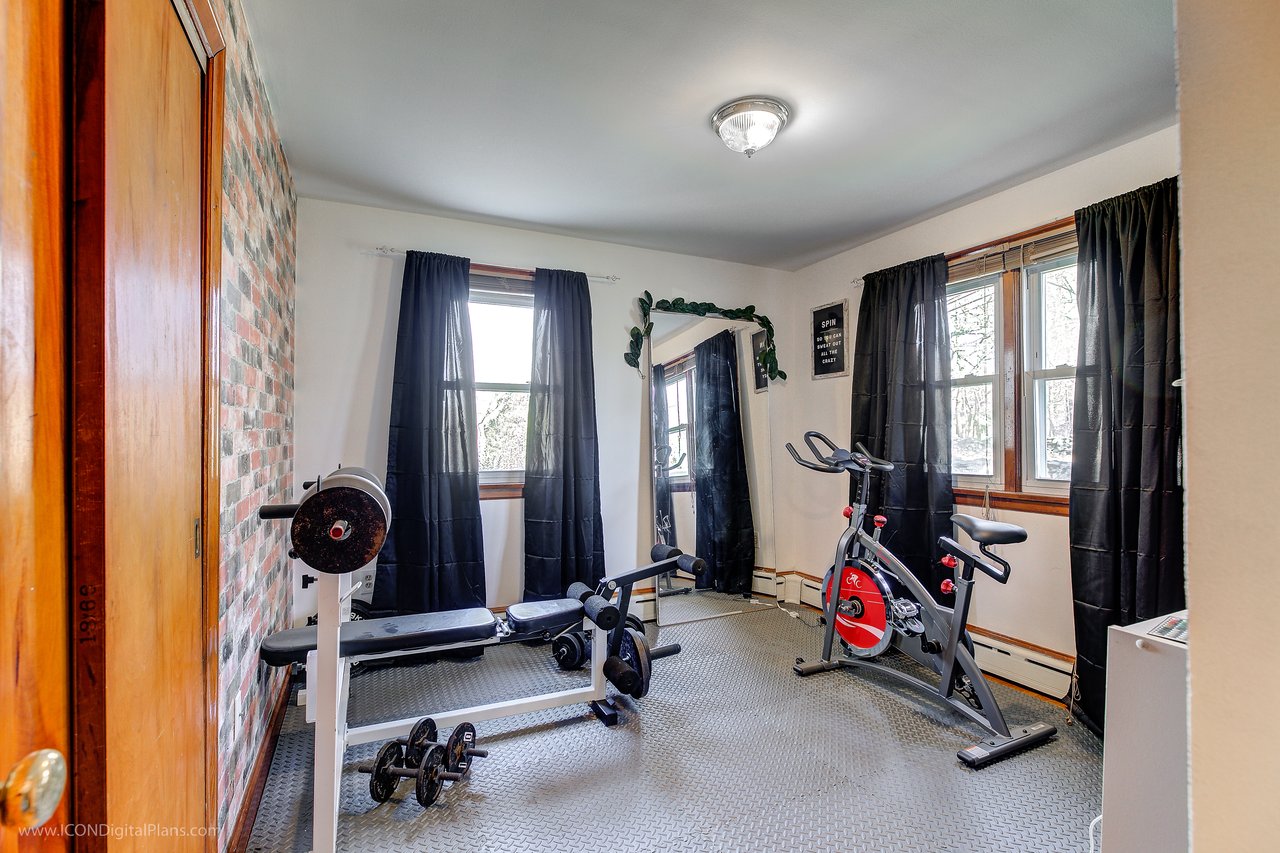 2685 Main Road, Tiverton, RI 02878