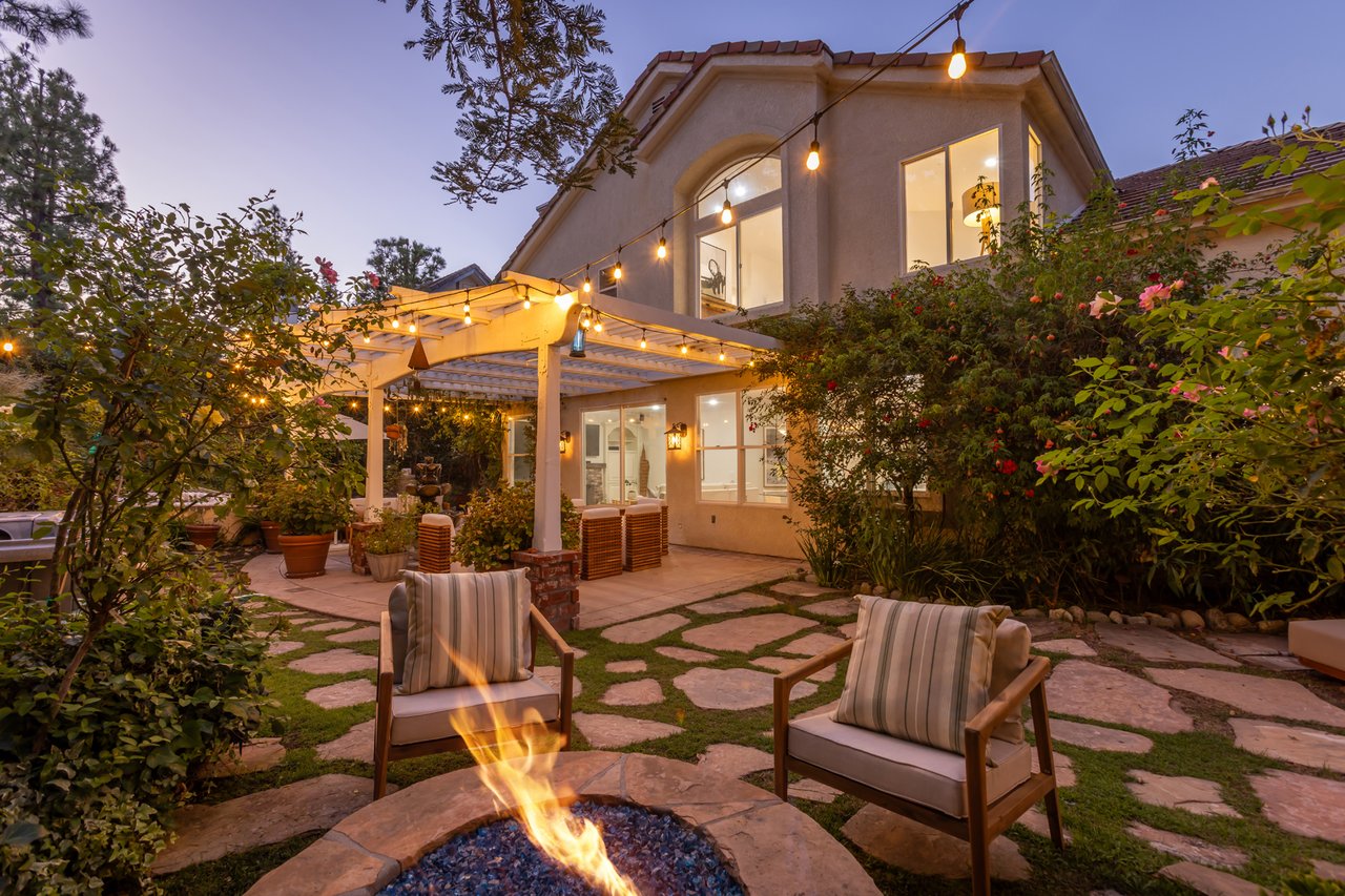 5985 Vista De La Luz