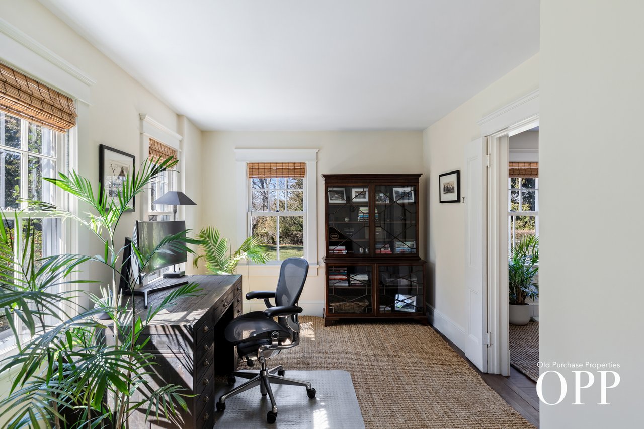 A MOVE-IN READY BELLPORT ORIGINAL