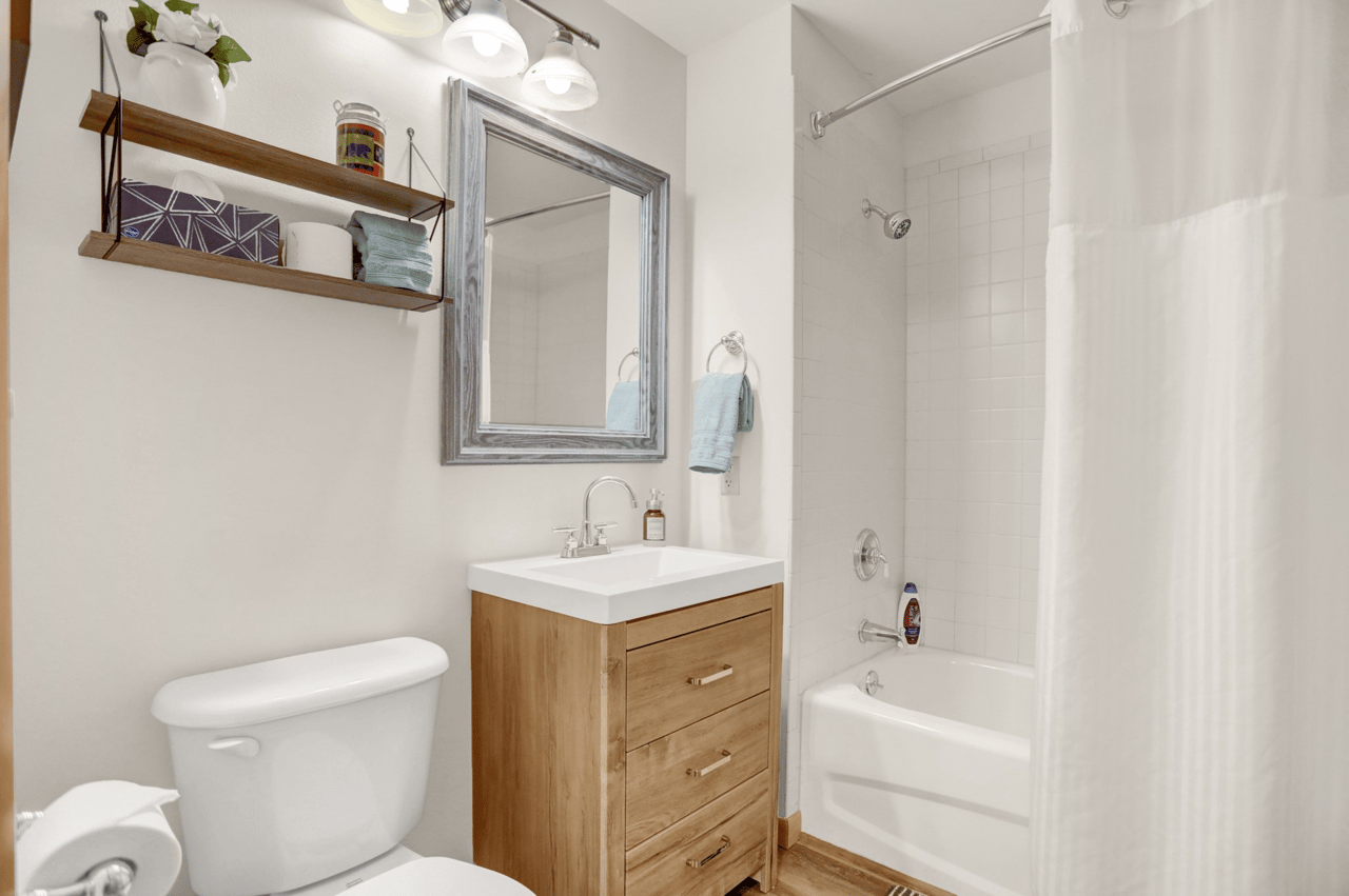 Just Listed: Experience Unmatched Comfort in this Updated 1-Bedroom Condo at Zephyr Mountain Lodge!