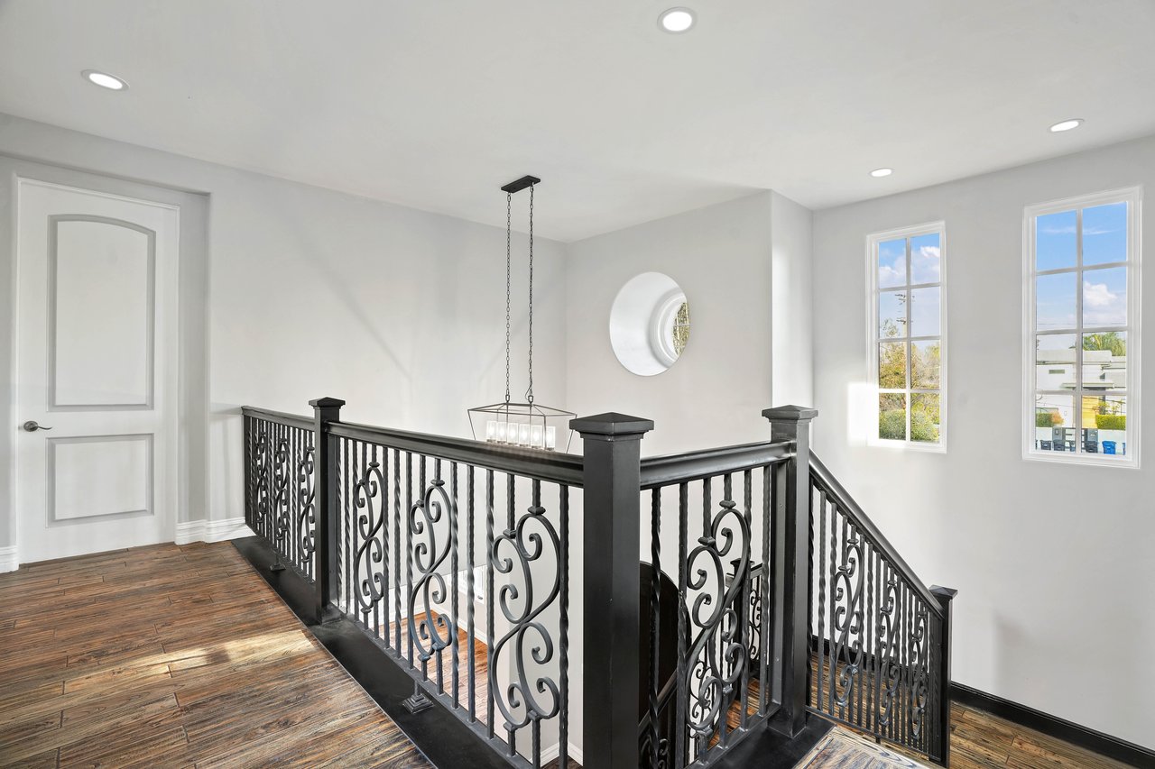 5309 Louise Ave, Encino