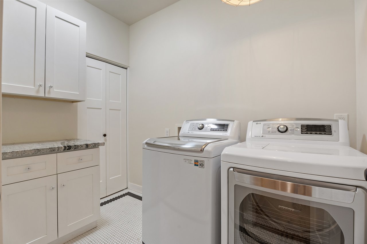 3838 E DEVONSHIRE Avenue