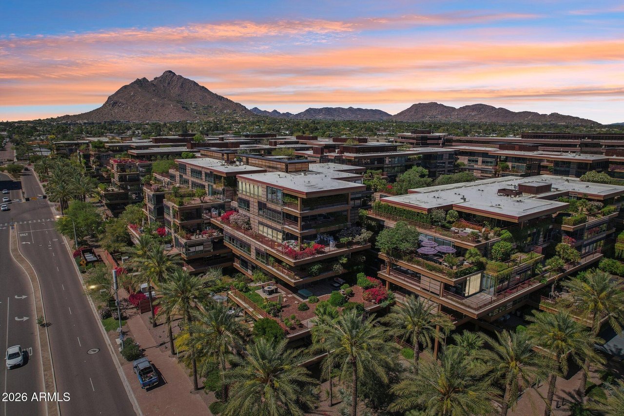 7157 E Rancho Vista Dr #4006