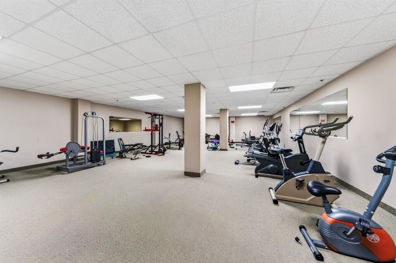 2737 Keele St 312