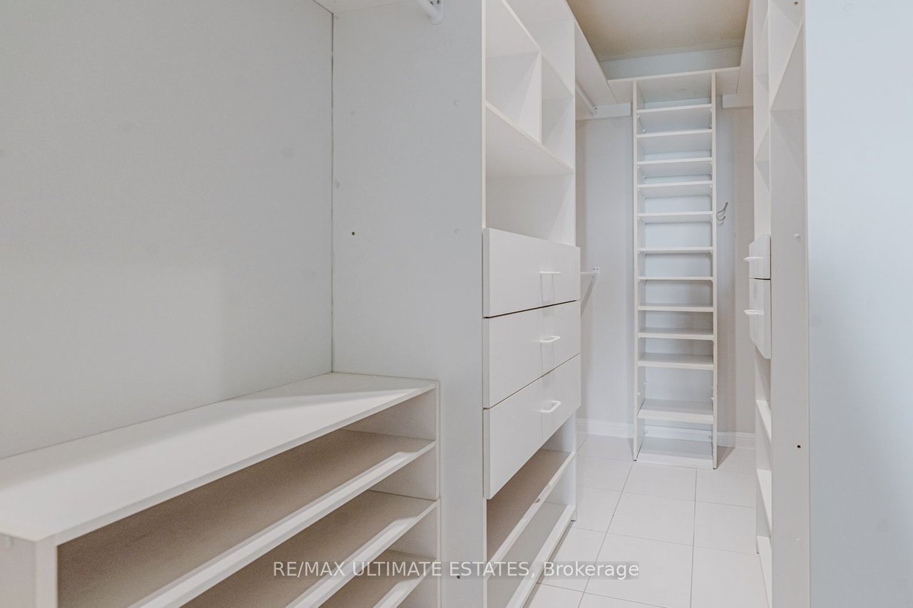 NORTH YORK'S EXCLUSIVE PENTHOUSE