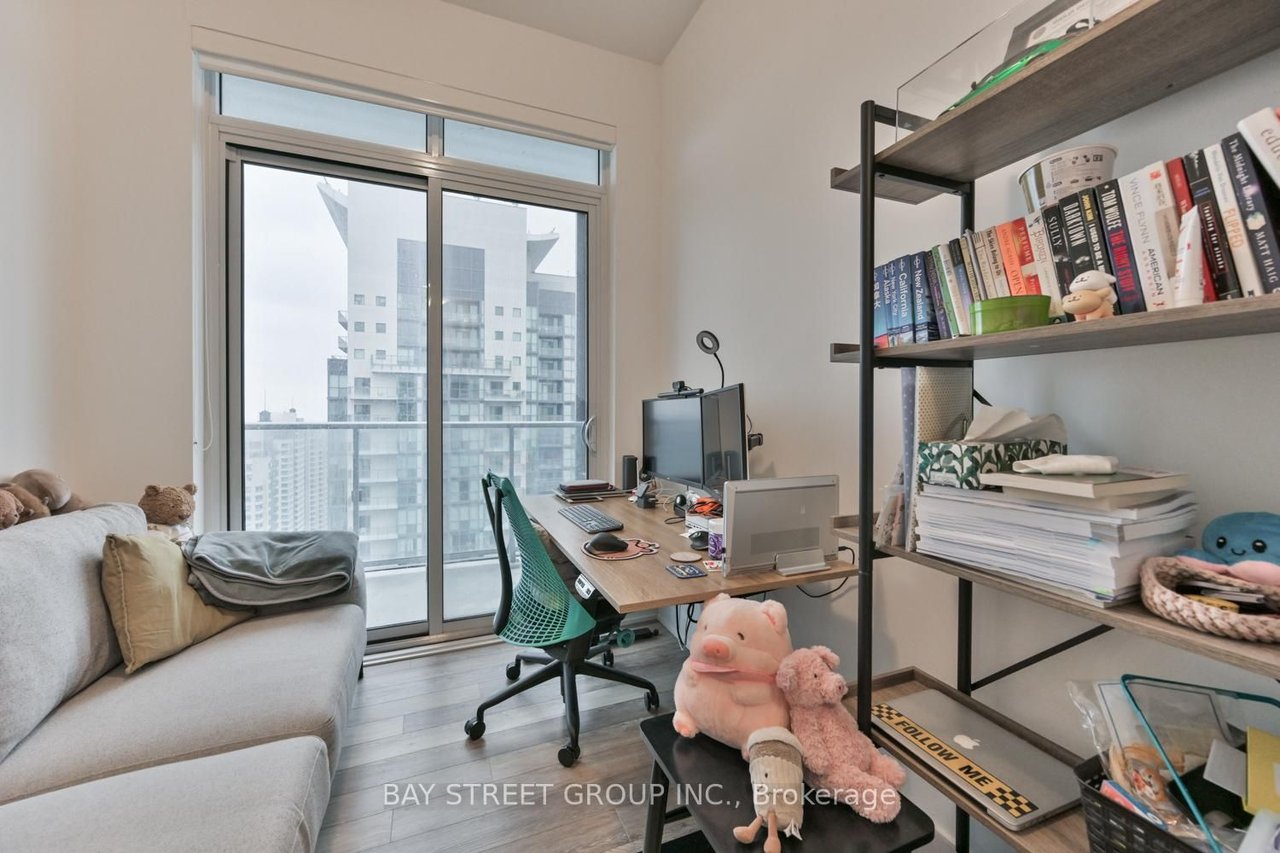 PENTHOUSE IN THE HEART OF NORTH YORK