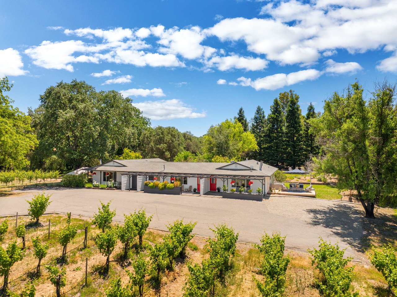 725 Lytton Station