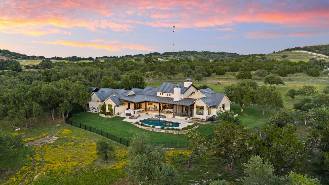1457 Avenida High View