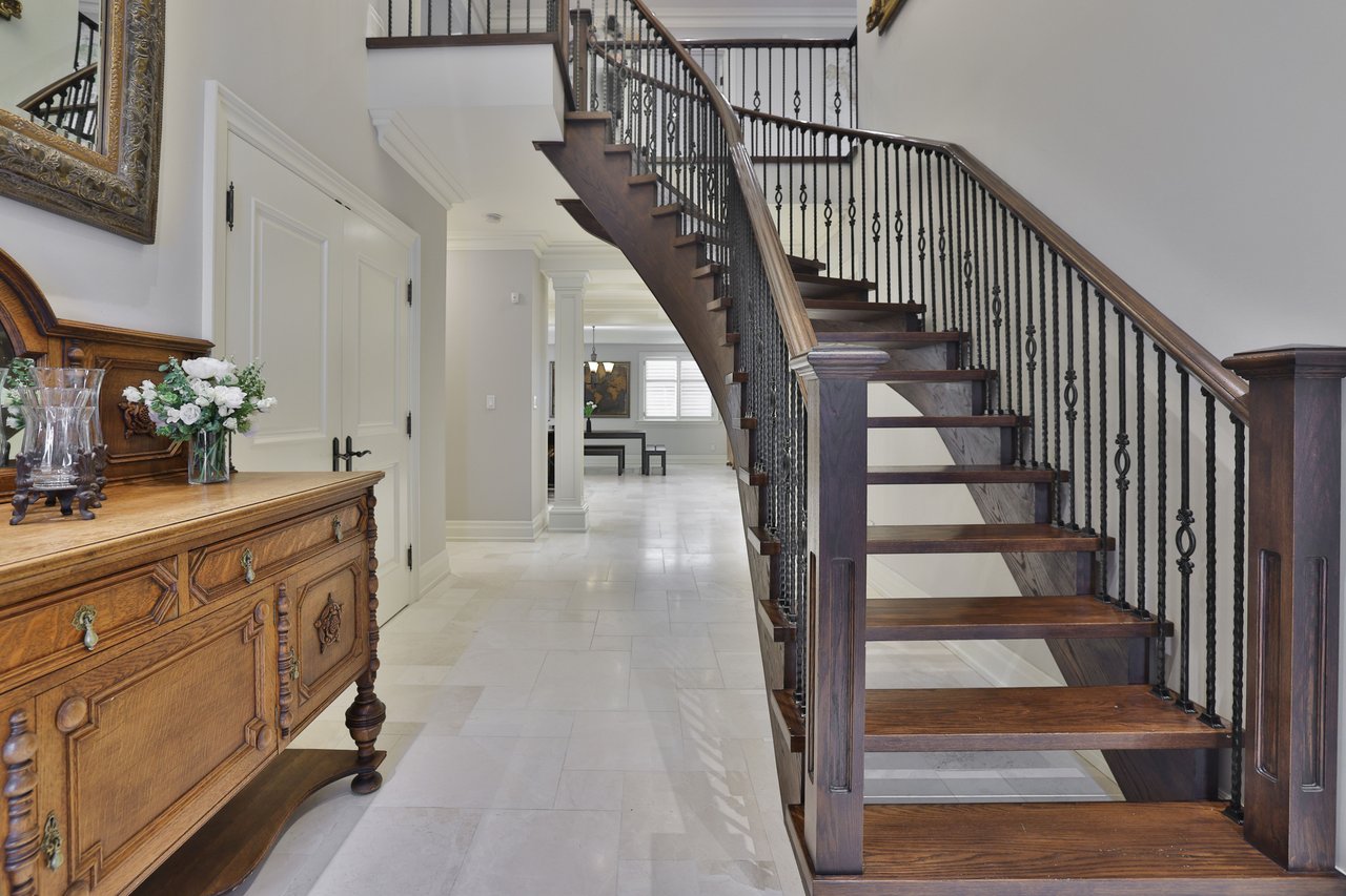 390 Seaton Drive, Oakville