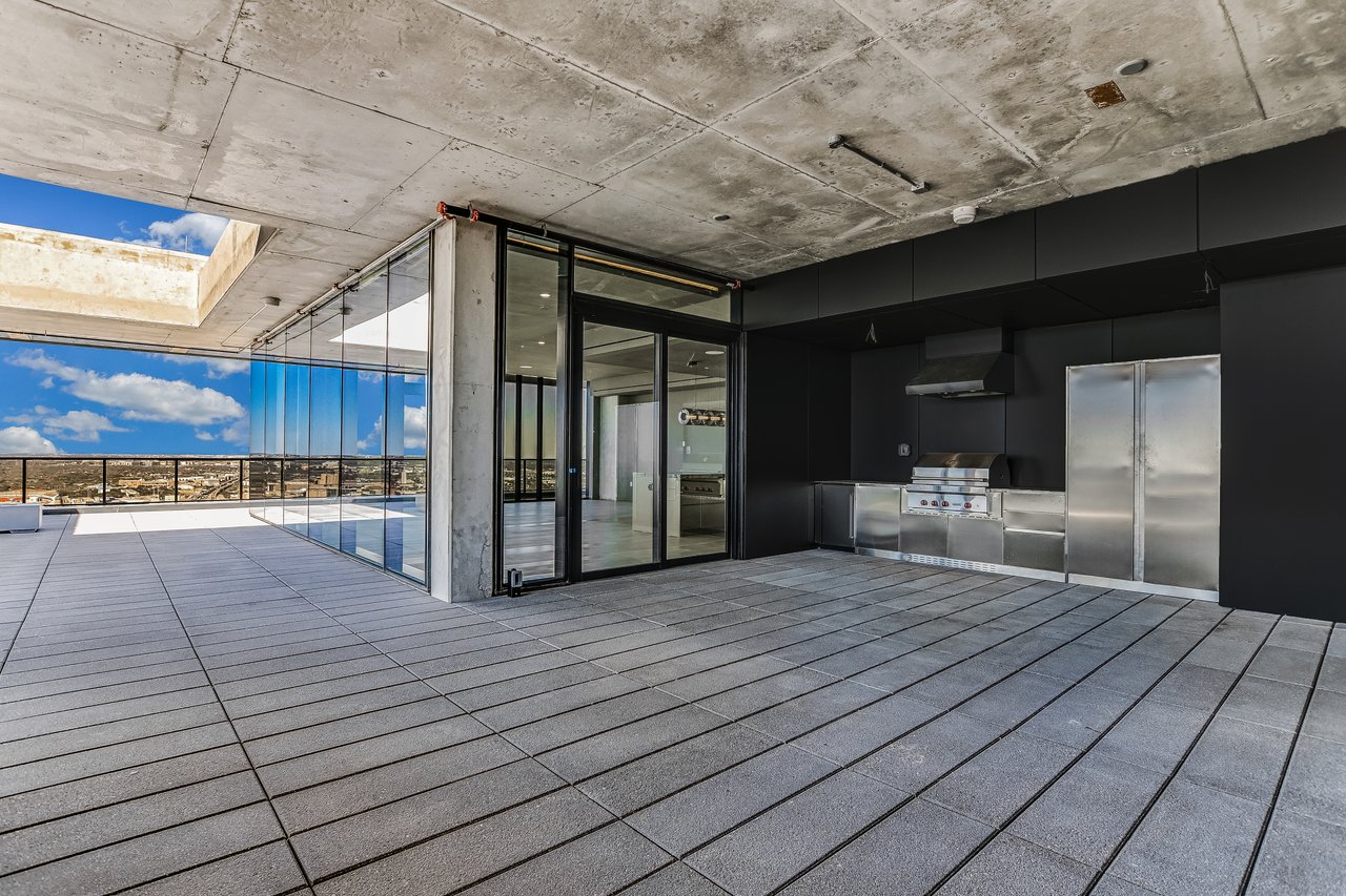 The Modern Penthouse #5502 North