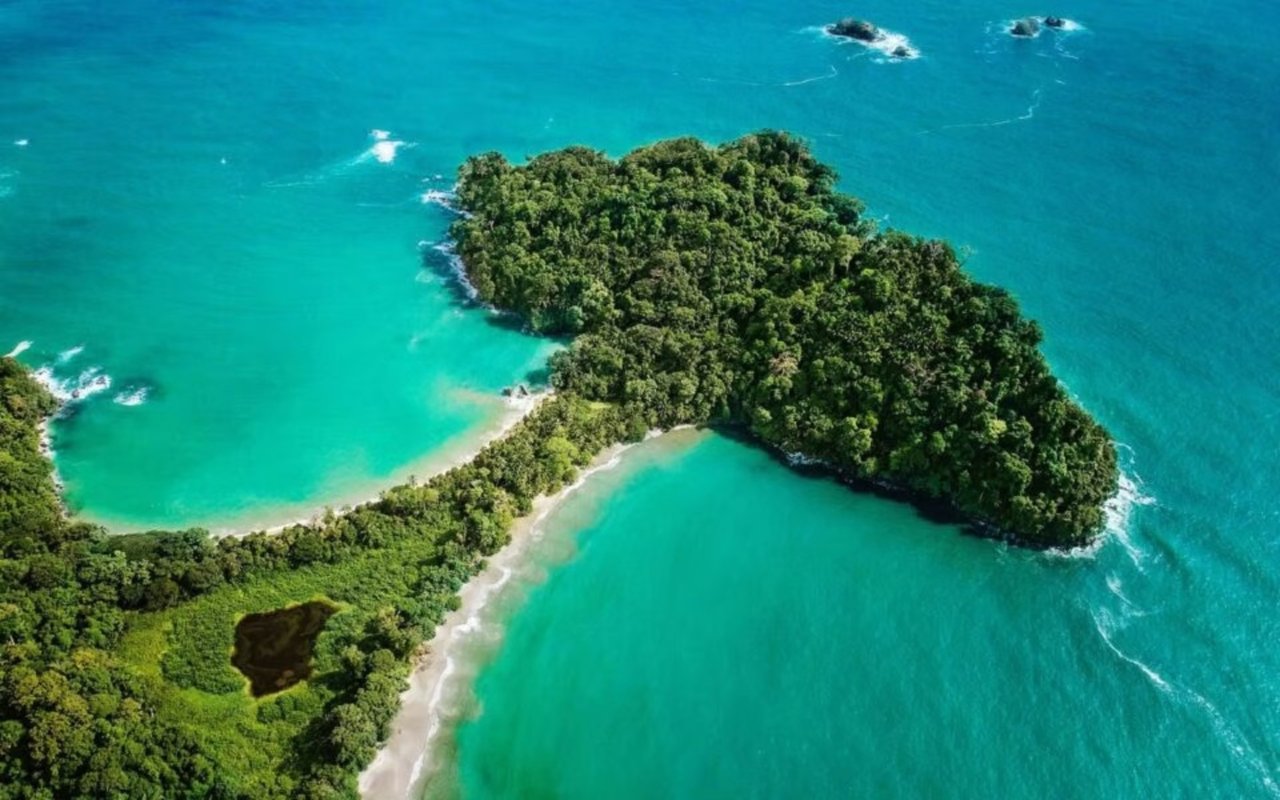 Luxury & ROI: Manuel Antonio Investment Insights