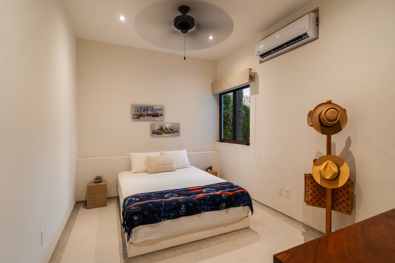 Marea Beachfront Villa I52