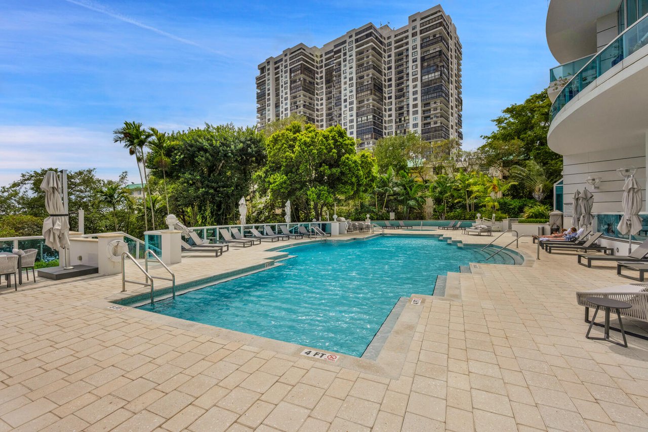 Bristol Towers Unit #801 Closes at $2,075,000