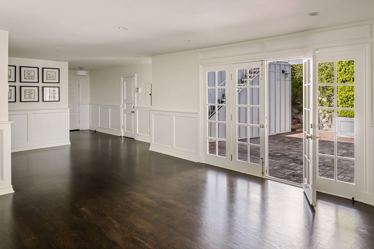 1612 Gilcrest Dr, Beverly Hills