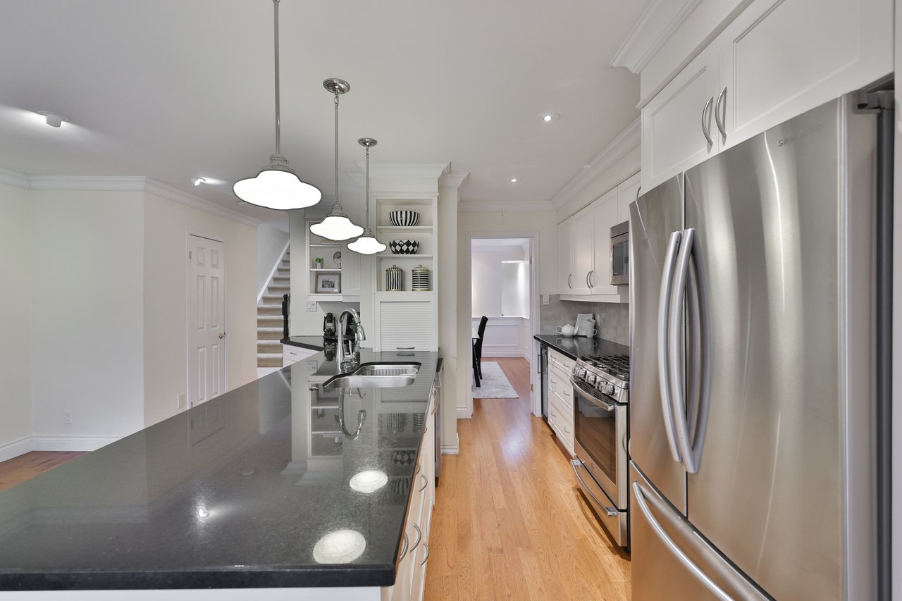 86 Forsythe Street, Oakville