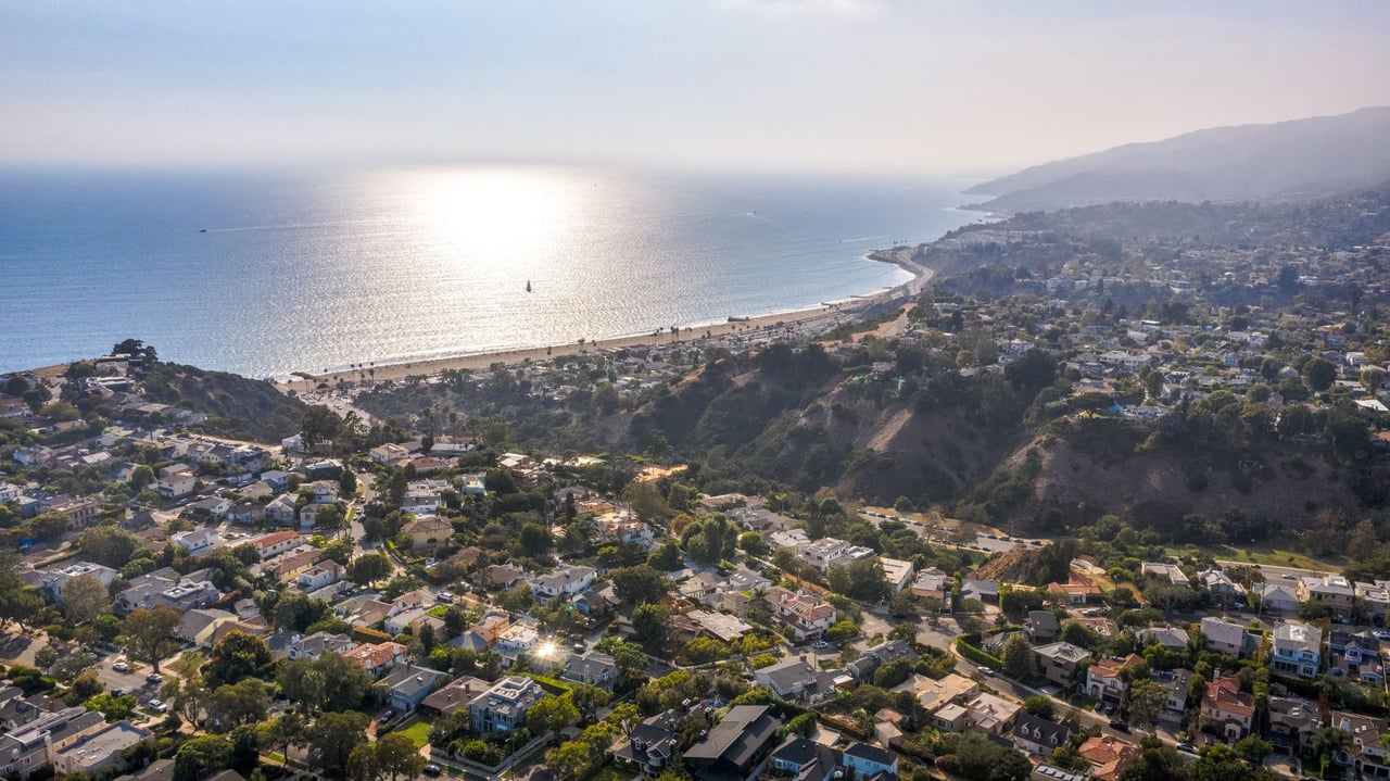 574 Mount Holyoke Ave