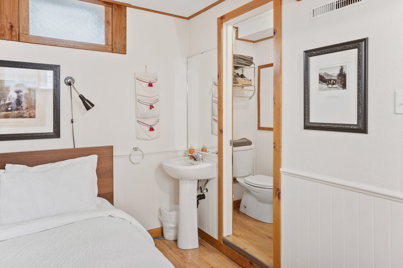 Beaver Street Cabins Banff | B&B Inn