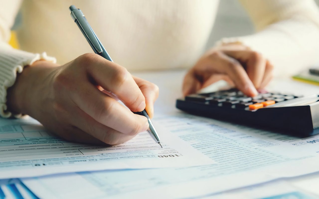 8 Strategies to Make Your Home Offer Stand Out in a Multiple Offers Situation