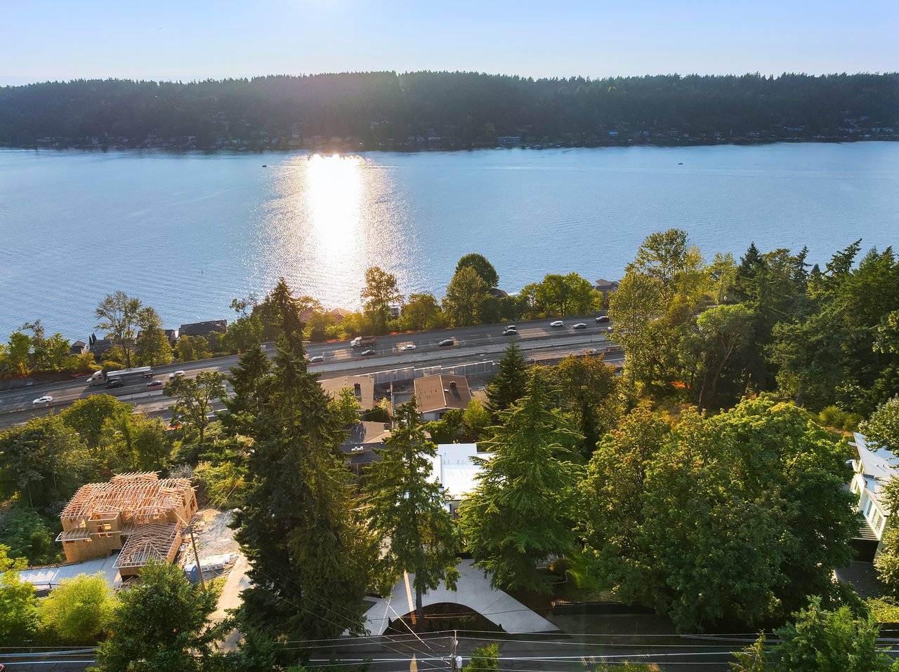 LAKE WASHINGTON VIEWS -Newcastle