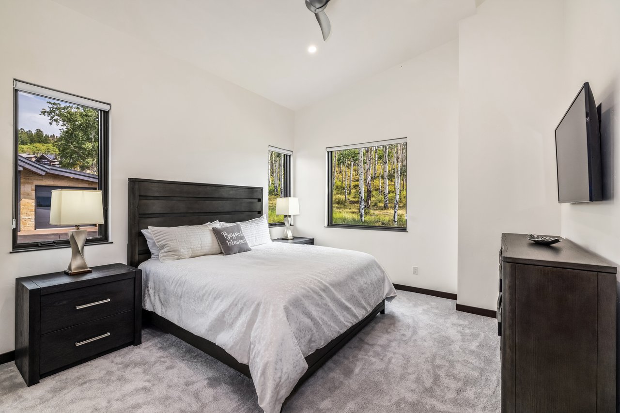 31 Taylor Creek Court