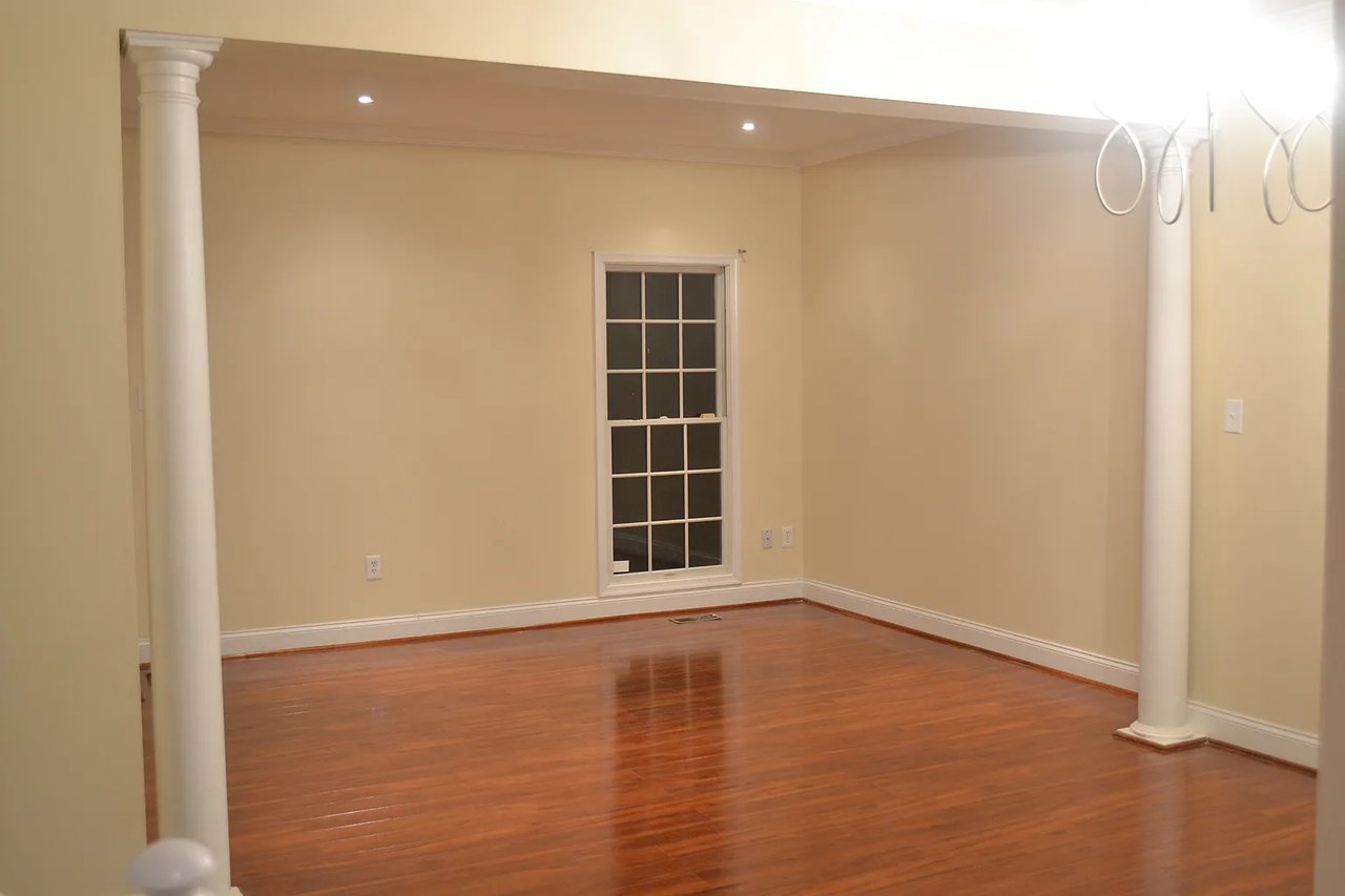 9987 Sherwood Farm Rd