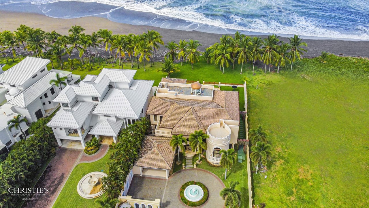 Hermosa Villa Beachfront Estate