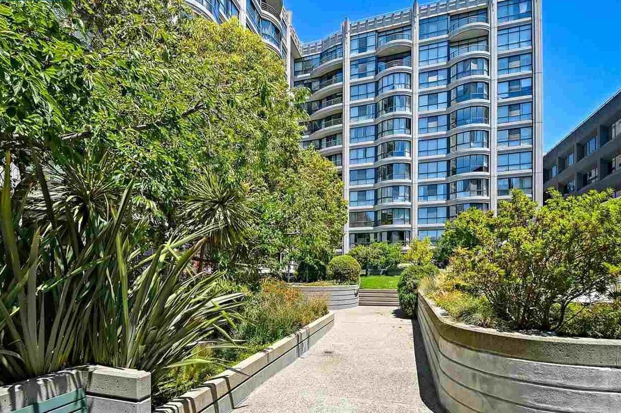 2 Bedroom Residence at Museum Parc