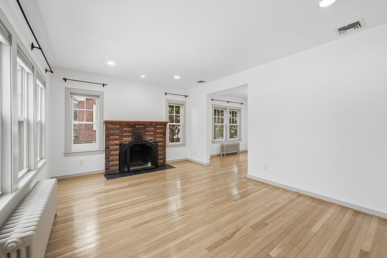 30 Lodge Rd, Belmont