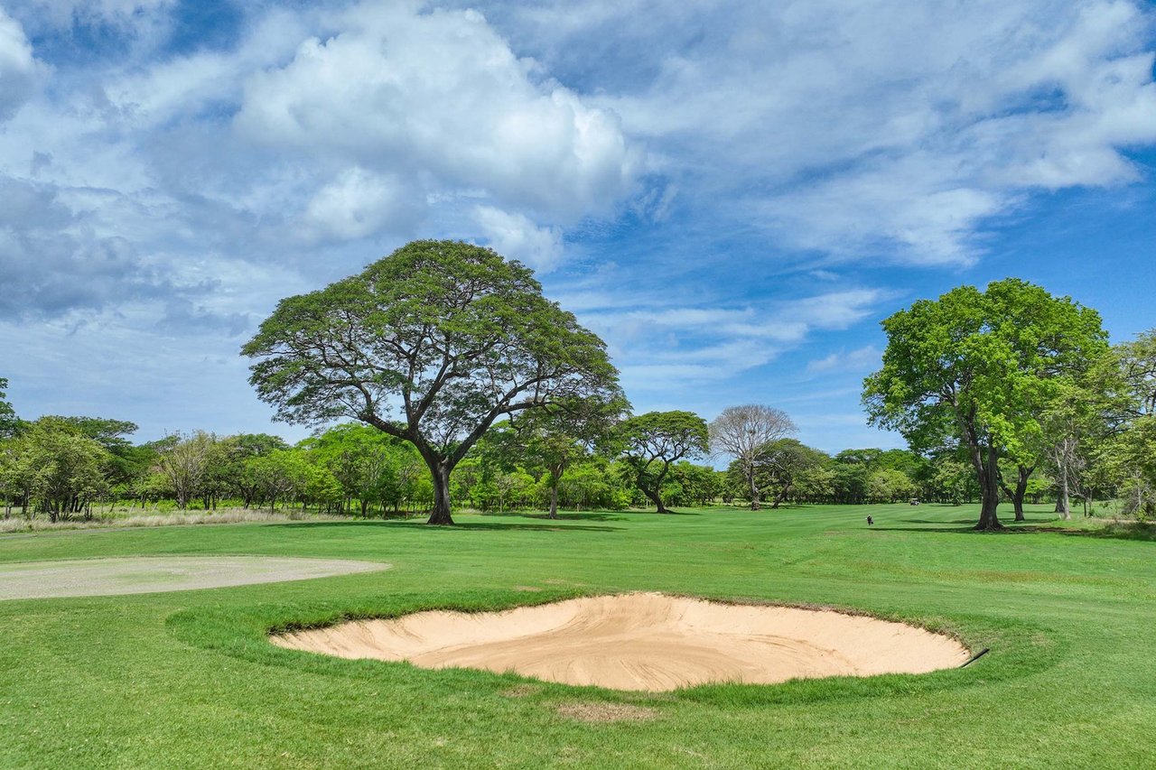 Rare Golf Front Estate Parcel | No HOA | 5,000m² in Hacienda Pinilla
