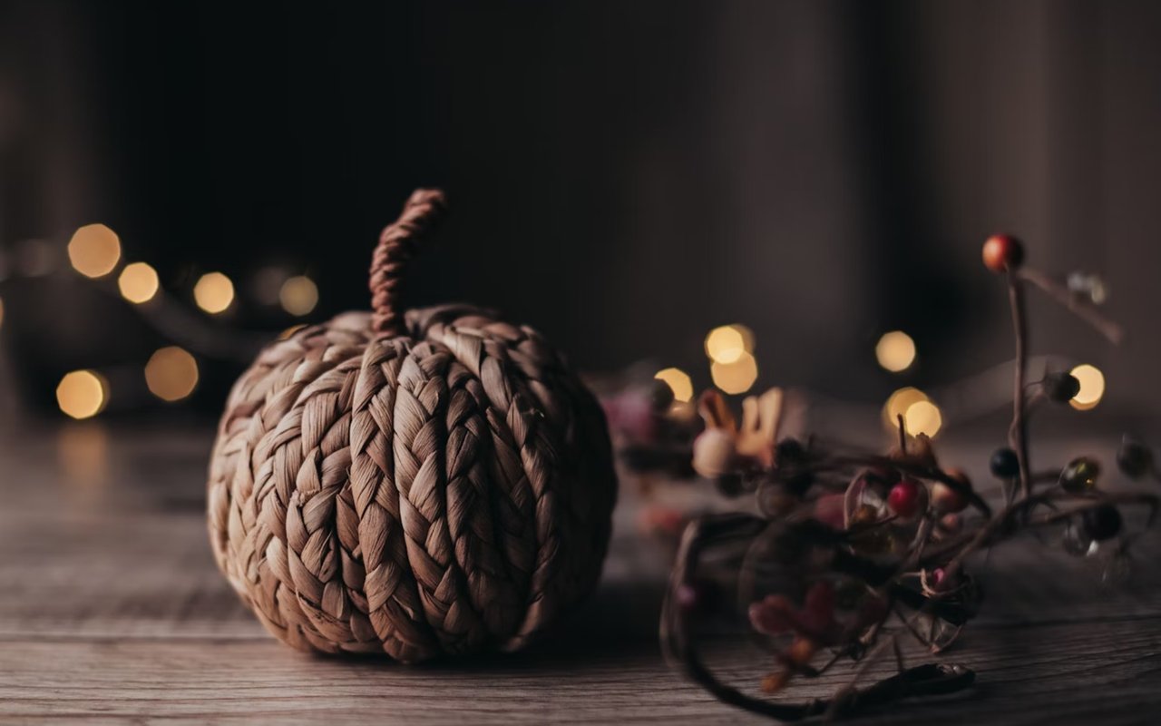 Seasonal Decor Ideas for Woodlands Homes