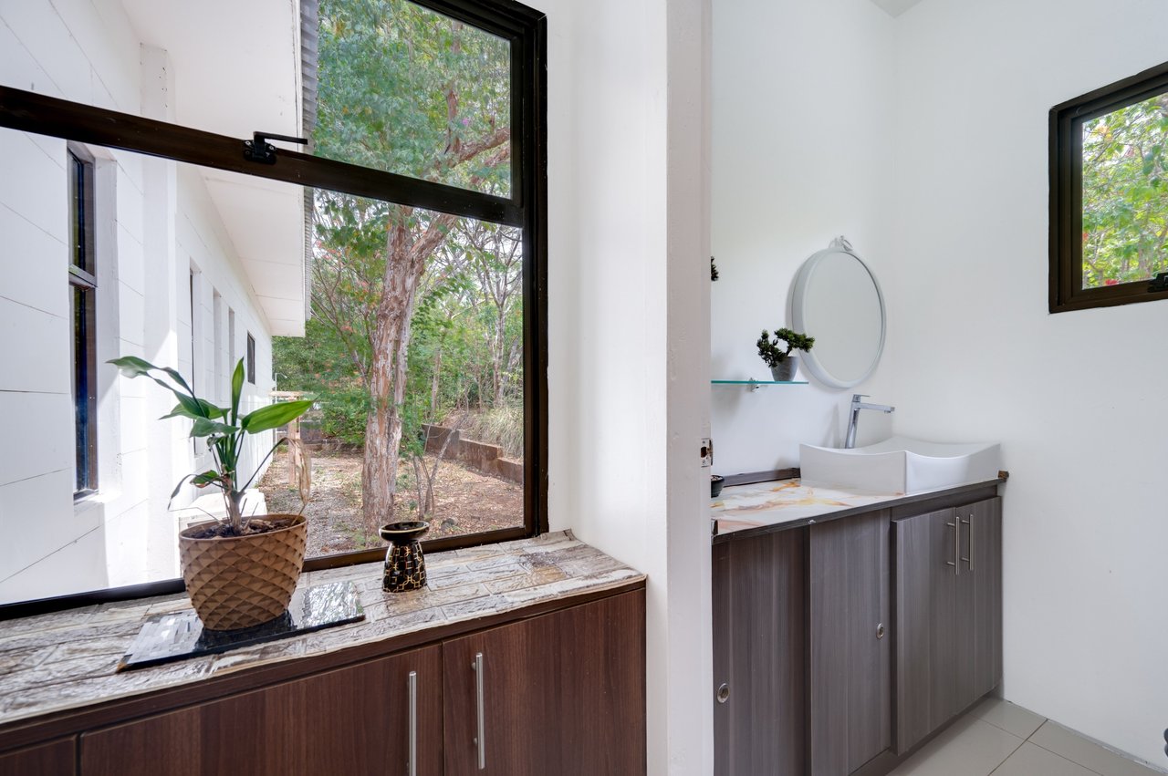 V-Iguana Finca Panamá | Large Property with Two Houses, Pool & Expansion Potential Near Tamarindo
