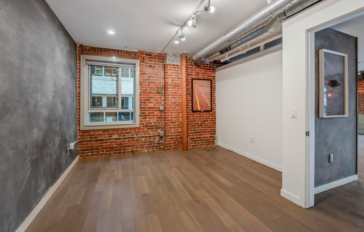 527 Molino St Unit: 202