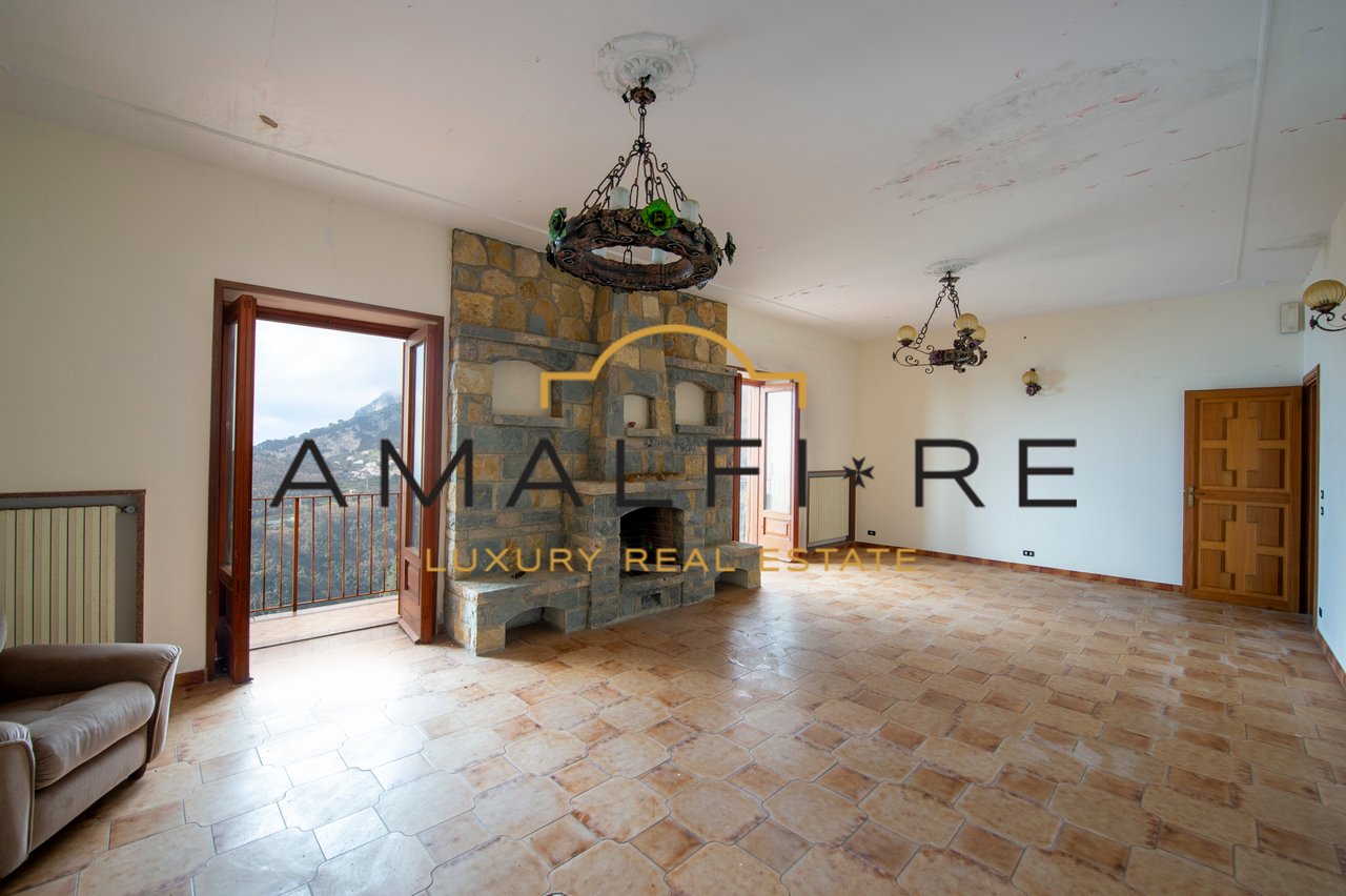 Villa With Garden and Two Outbuildings to Renovate in Minuta Di Scala