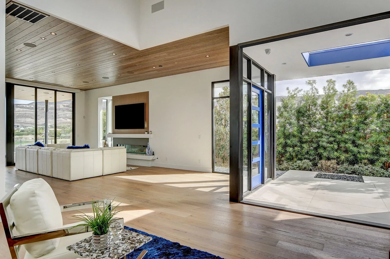 Modern Model Home for Sale in MacDonald Highlands