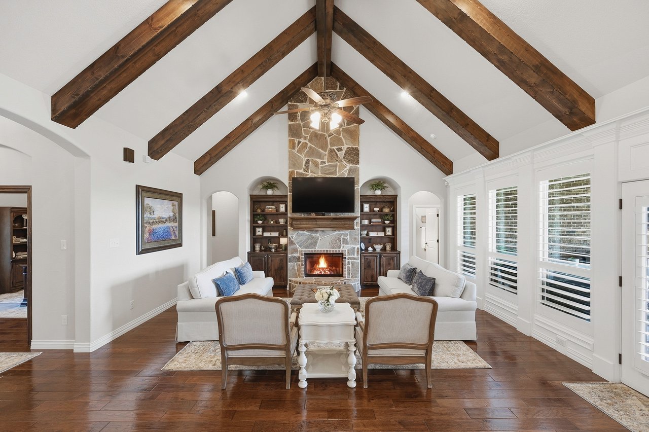 Gated Community Minutes from Eagle Mountain Lake!