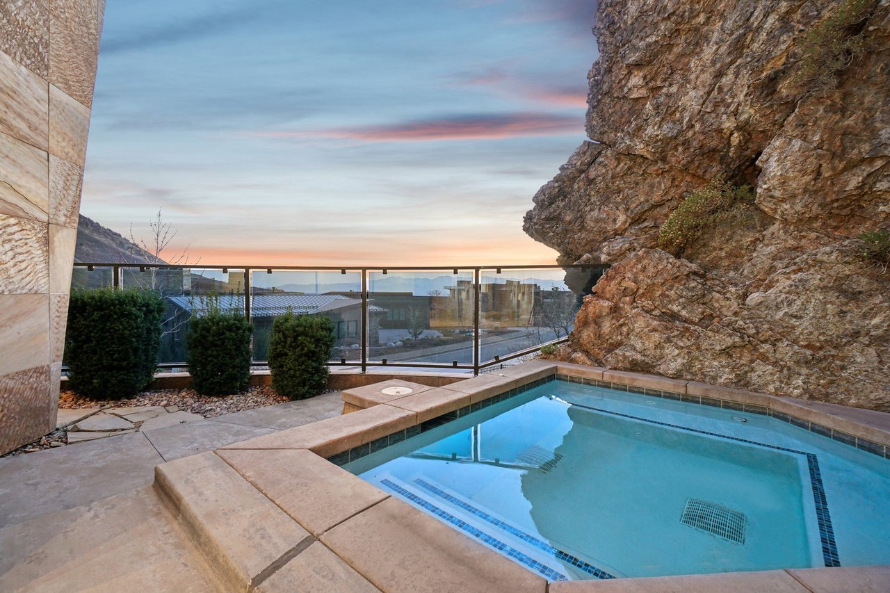 4141 E Canyon Estate Dr