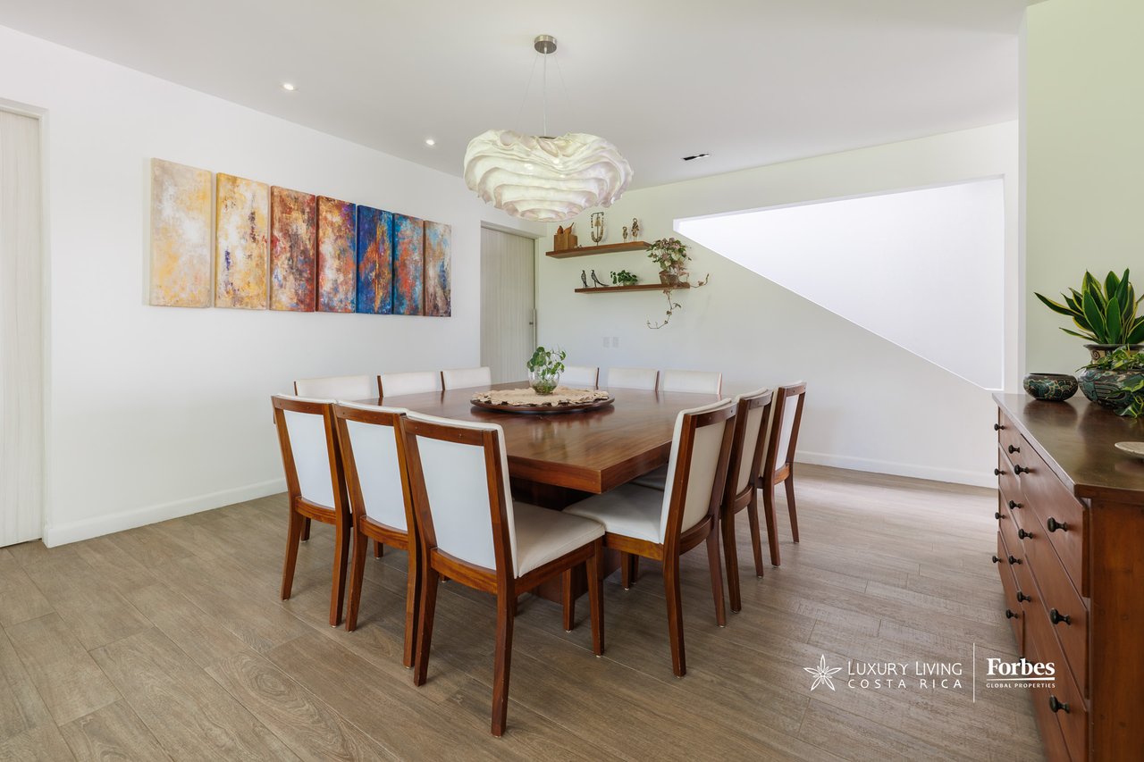 21465 - Modern 6 bedroom house with pool, garden and terrace front golf course