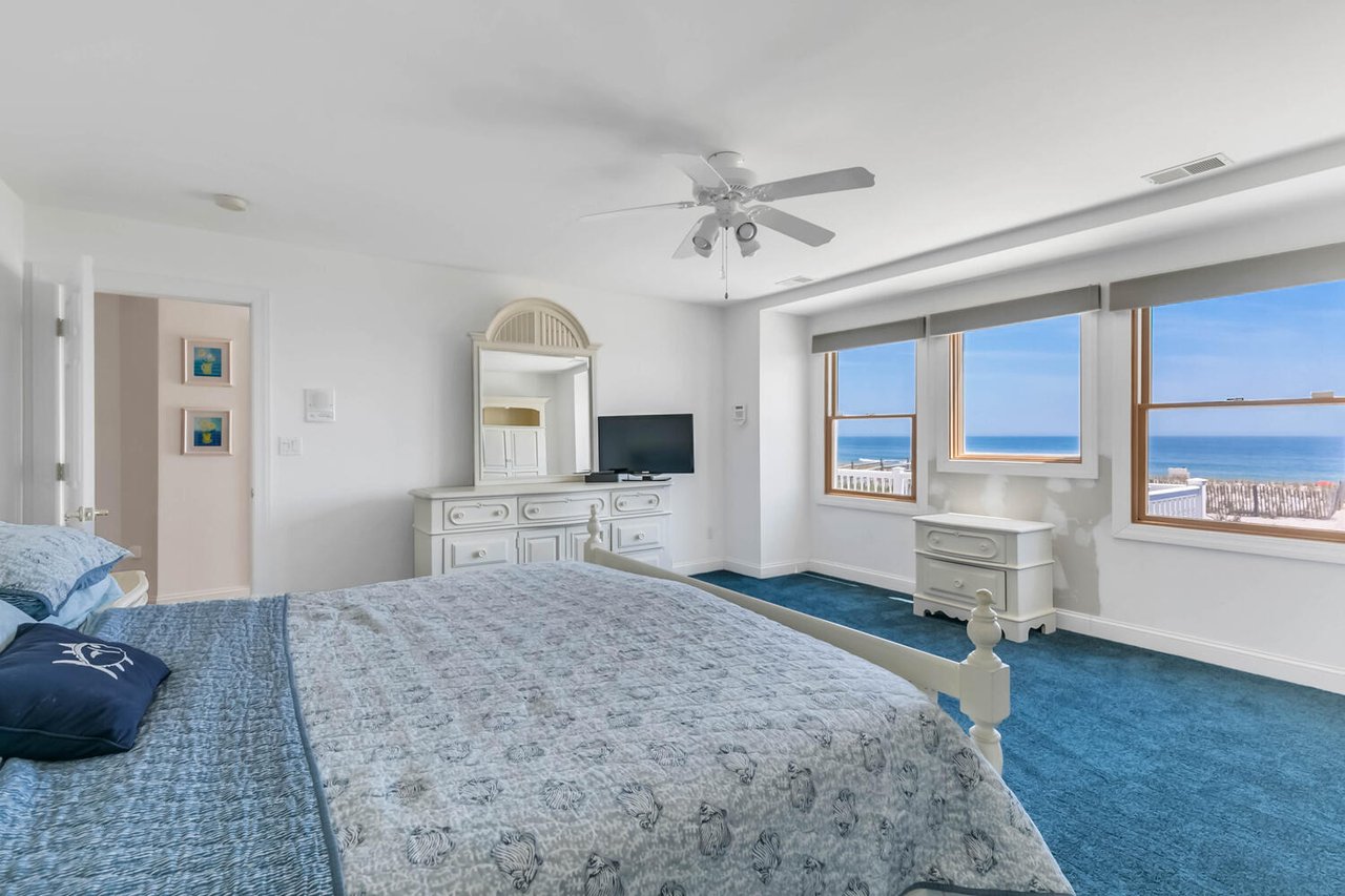 #1595 Summer Rental on the Oceanfront with Pool