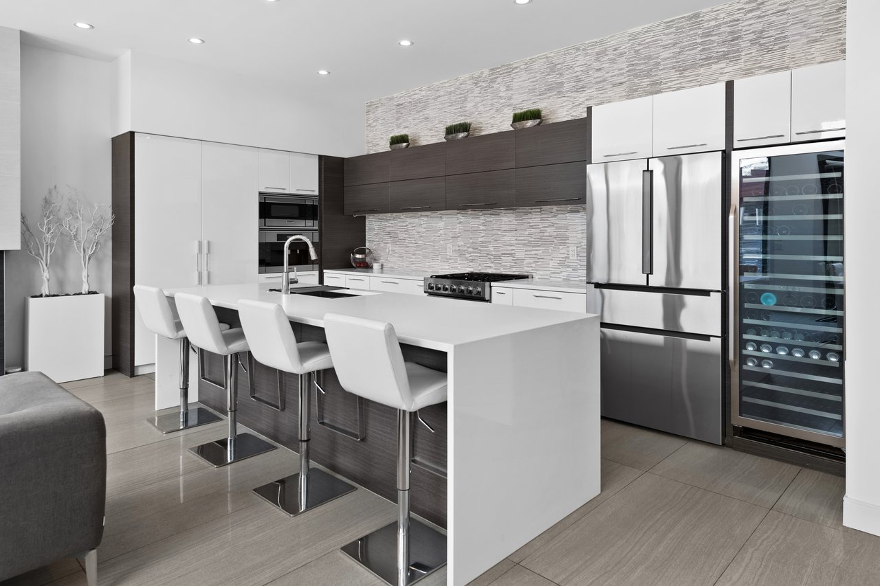 408 13 Street NW Unit: 3