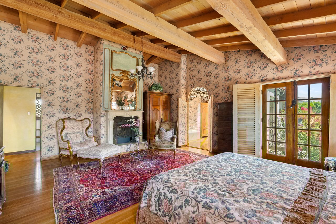 706 N Maple Dr, Beverly Hills