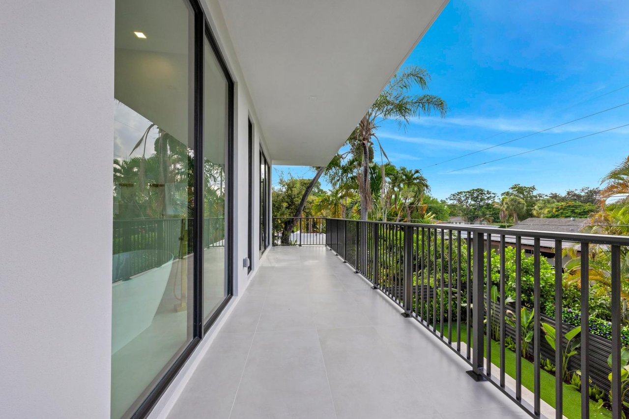 Sophisticated New Construction in the Heart of Miami