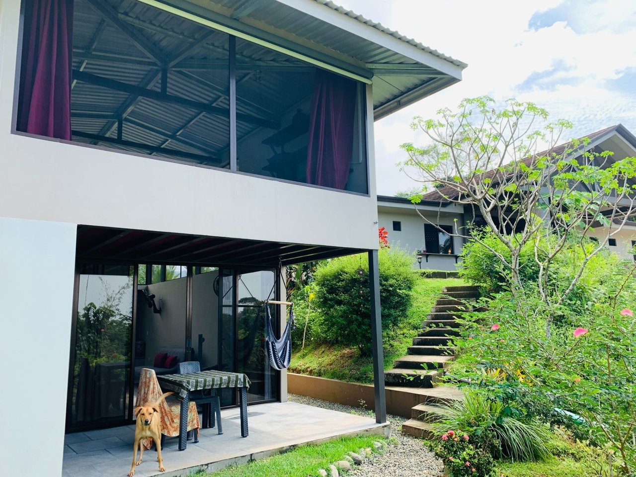 Ocean View Estate with Guest Cabins, Ojochal, Puntarenas