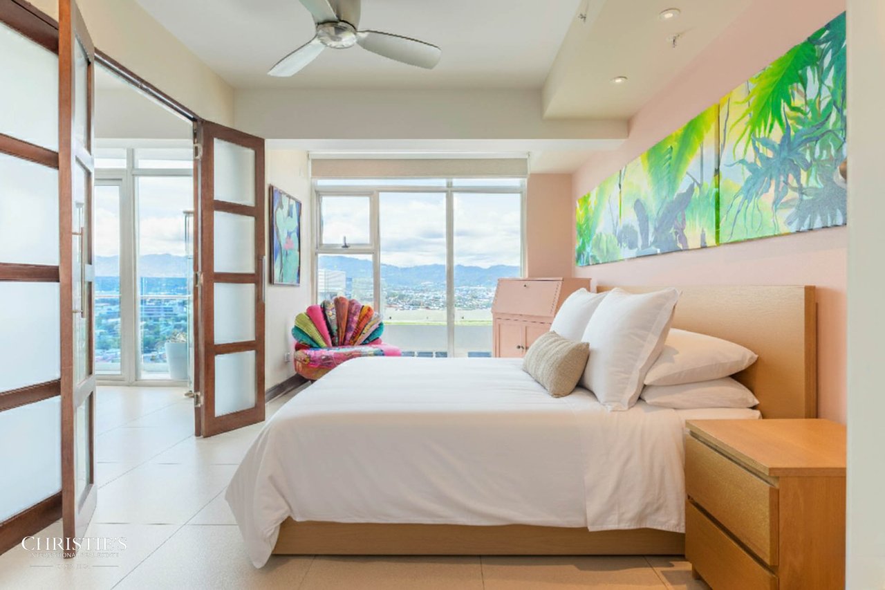 Modern 2-Bedroom Condo with Mountain Views in Barrio Escalante