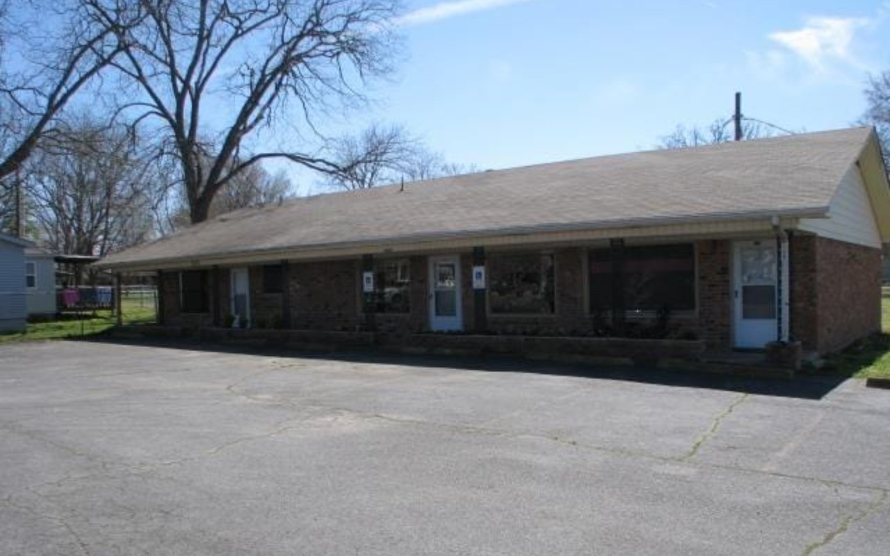 305 E Main