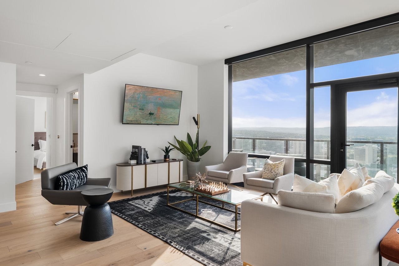 The Skyline Residence at 70 Rainey